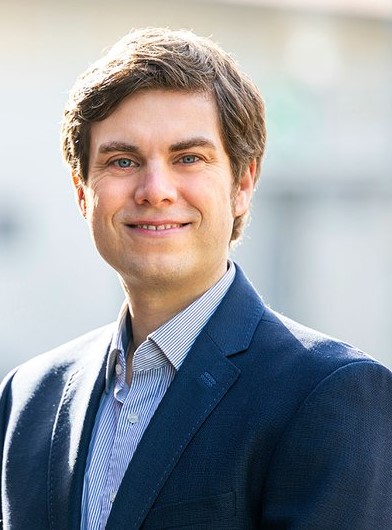 Prof.Florian Brauer